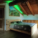 Le Temps Retrouvé - Casa Tipica Con Giardino Casa vacanze Villeneuve