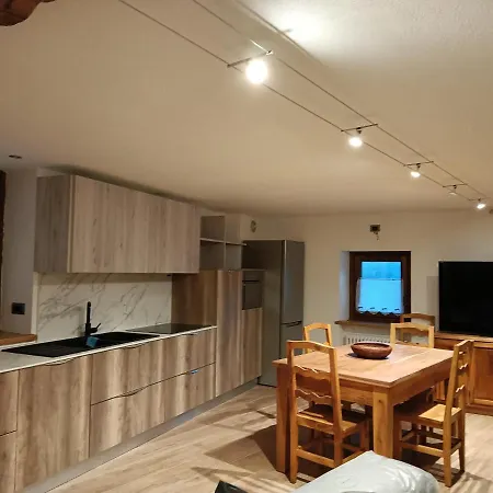 Holiday home Le Temps Retrouve - Casa Tipica Con Giardino Villeneuve